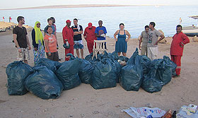 Photo of Augsburg students in Egypt